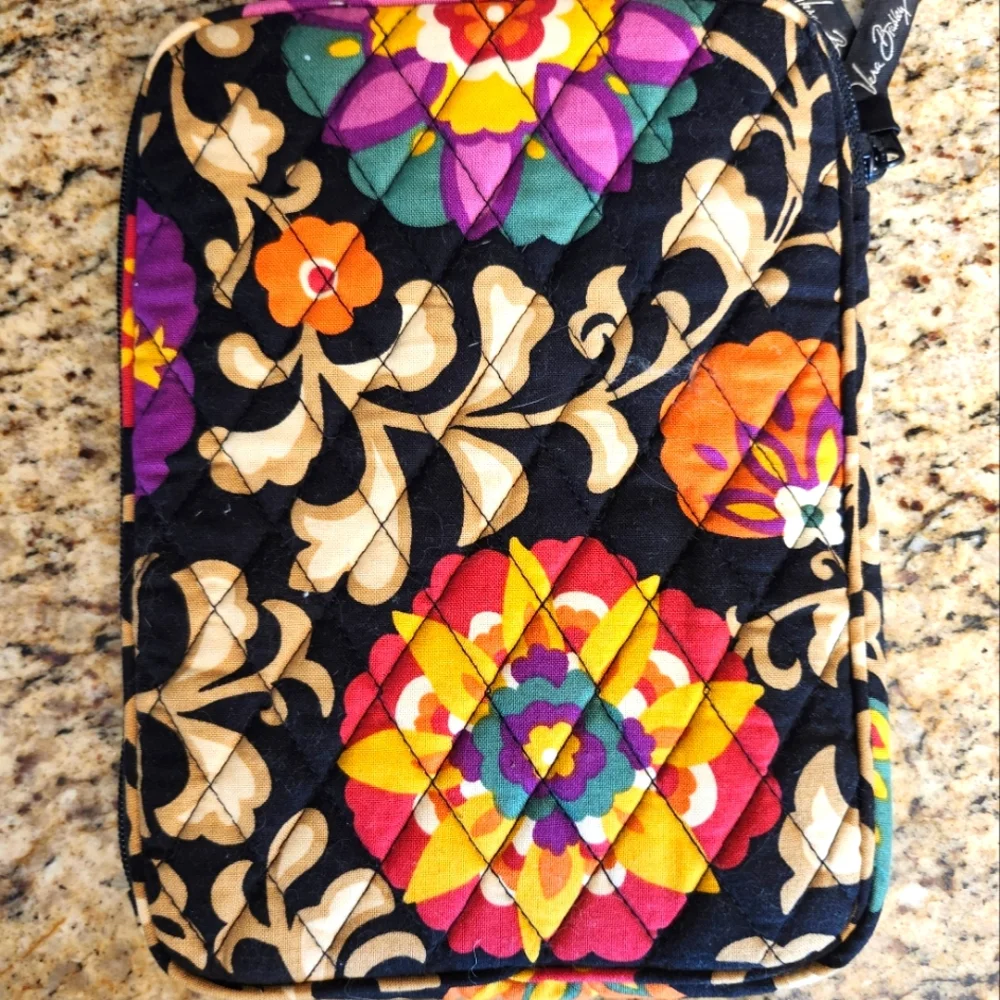 EUC Vera Bradley Suzani Black & Tan Floral Paisley iPad/Tablet/Kindle Case